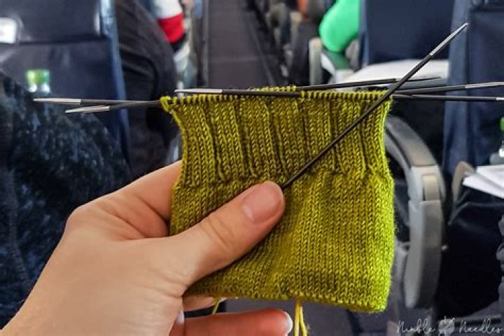 Are knitting needles allowed in hand luggage?