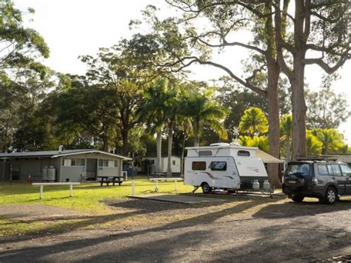 Can you camp at precipice lake?