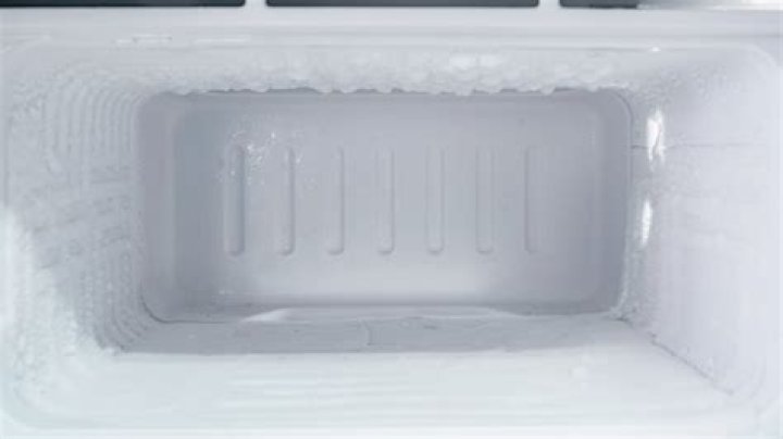 Should i put poppers in the freezer?
