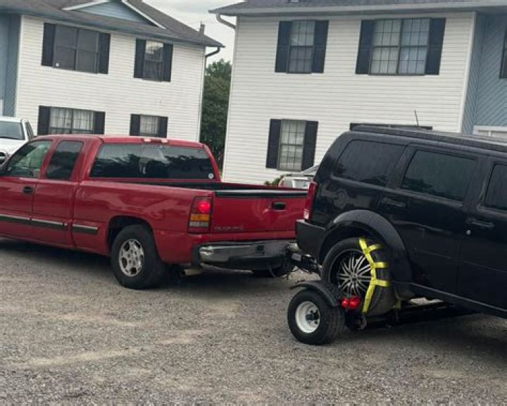 Who rents tow dollies?